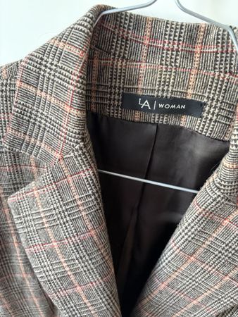 LA Woman Blazer, plaid pattern. Size 34 / XS