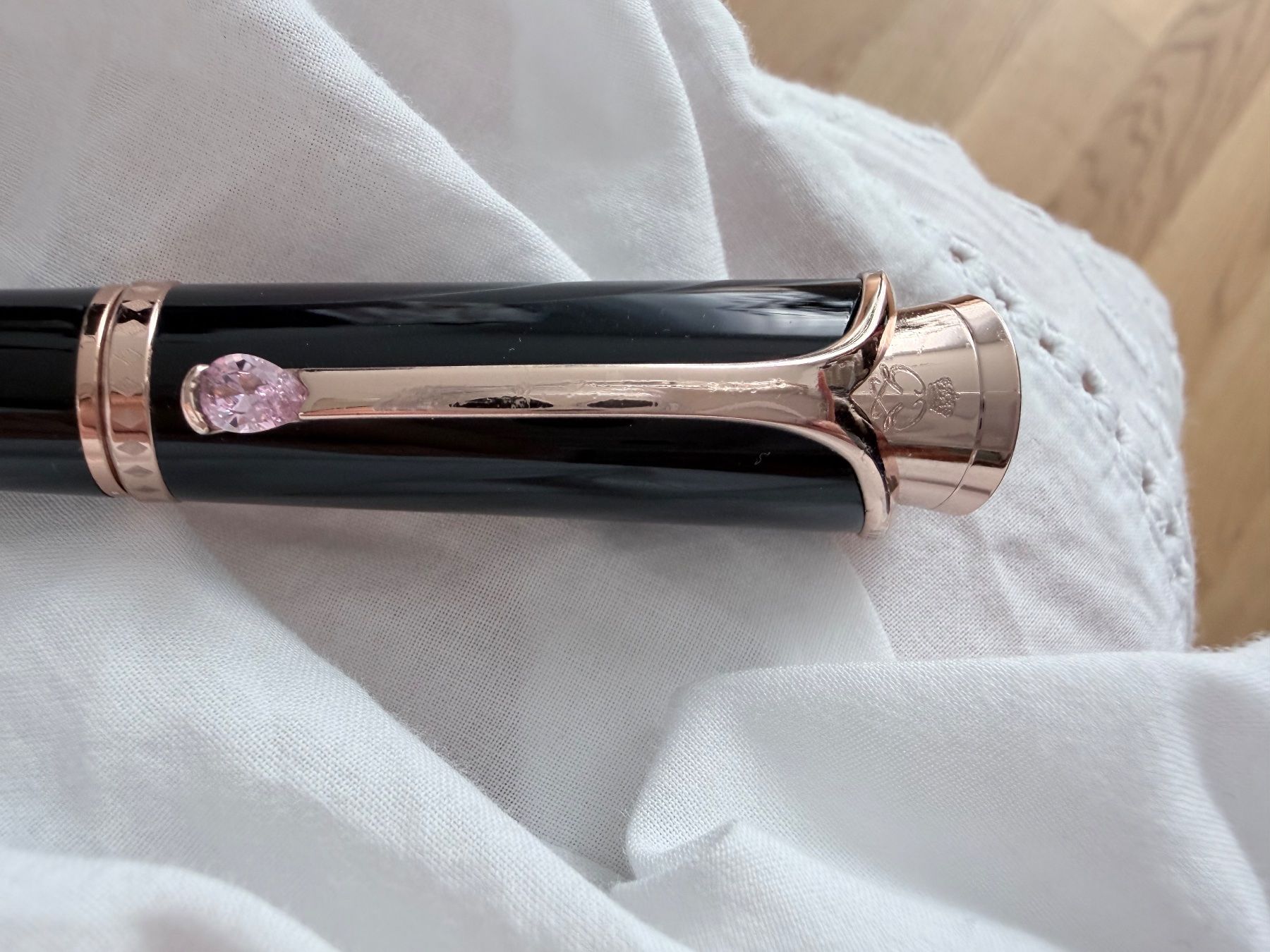 Montblanc Penna & Evidenziatori: Montblanc Rollerball Elegant mit Rosa Stein – Usato da Zürich venduto da Fisch2023 9