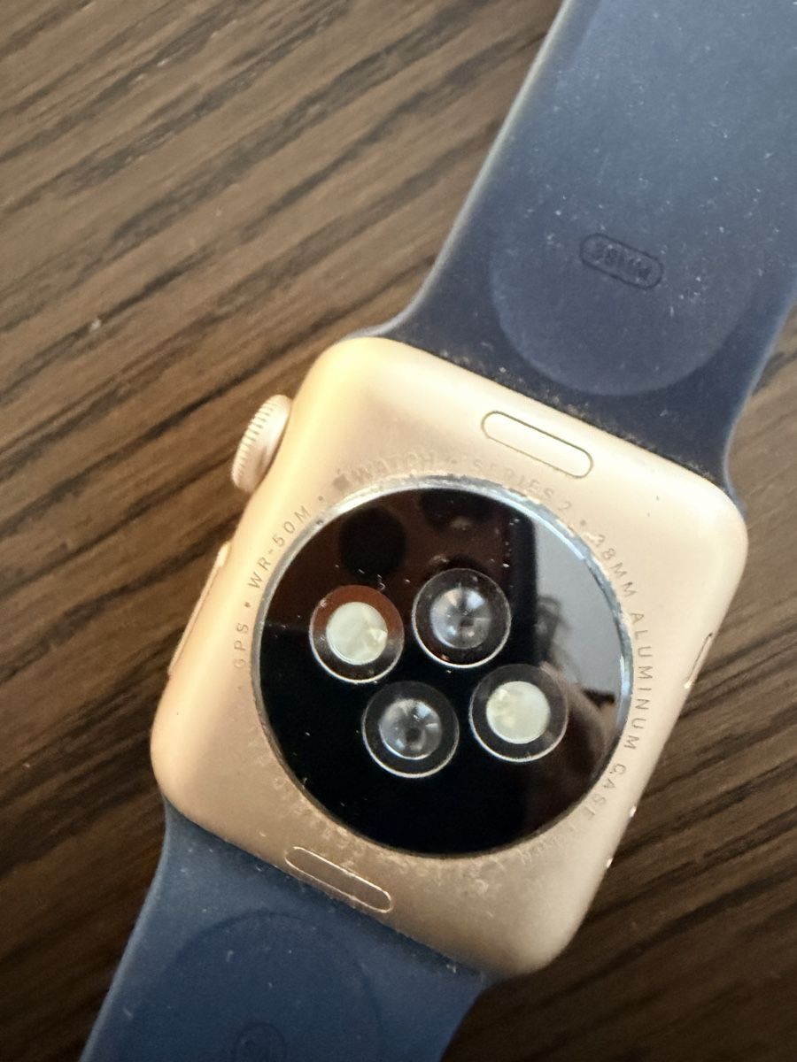Apple Smartwatch: Apple Watch defekt mit Armband – Defekt aus Brugg AG von Mavileon 3