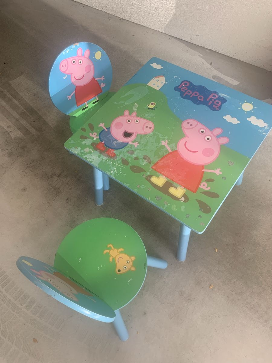 Tischset:     Kindertisch - Kindermöbel  – Gebraucht aus Oberwil b. Zug von ZUGERSEE6317 4