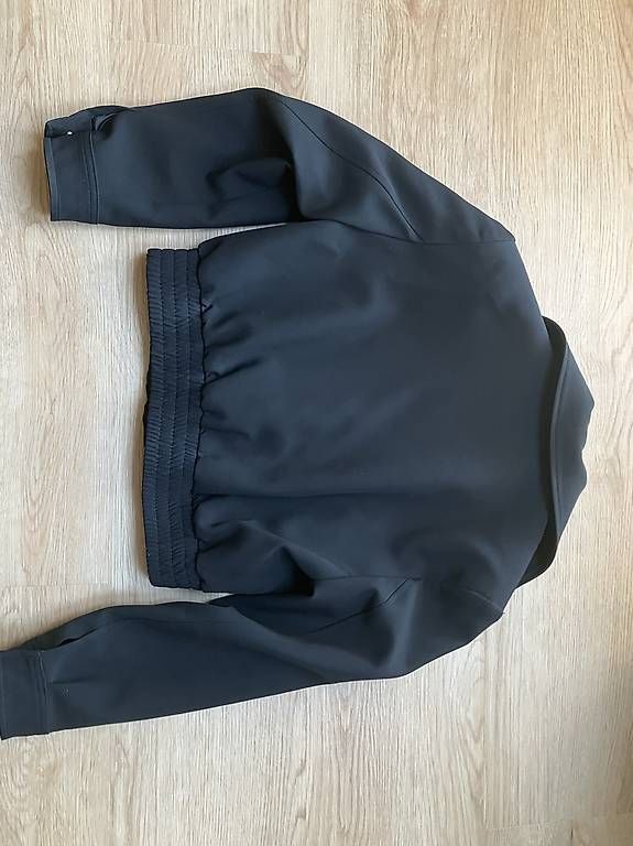 Giacche: Veste crop à épaulettes Mango – Nuovo e nell'imballaggio originale da Vaulruz venduto da del_pmq2 1