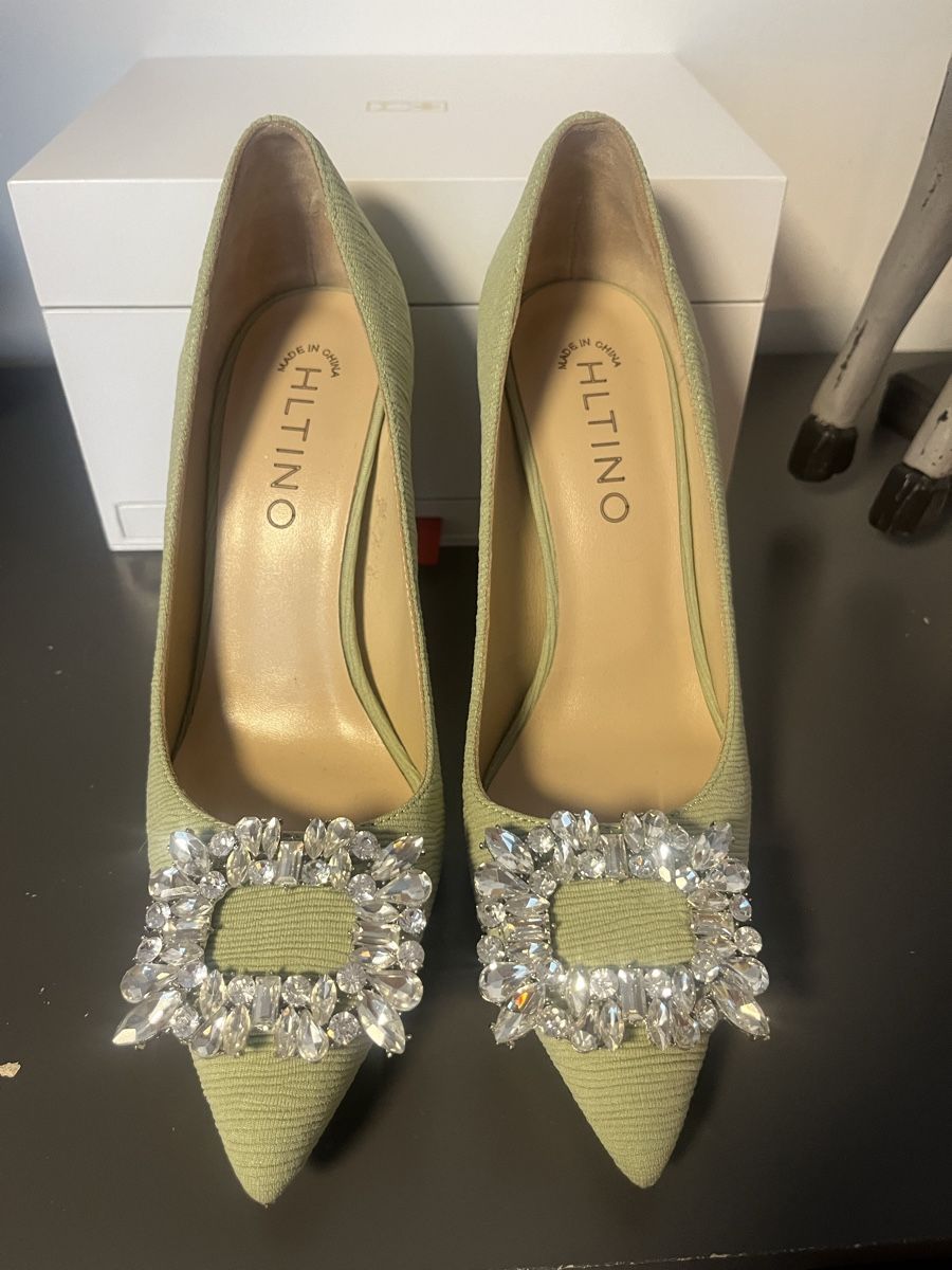 Scarpe da donna: Traumhafte high heels gr 37 – Nuovo (secondo la descrizione) da Neuhausen am Rheinfall venduto da stundgirl