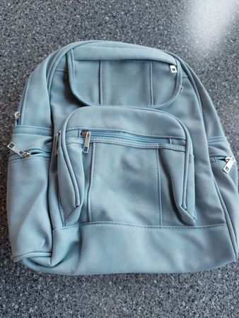 Süsser hellblauer Rucksack — Ideal für den Sommer ☀️