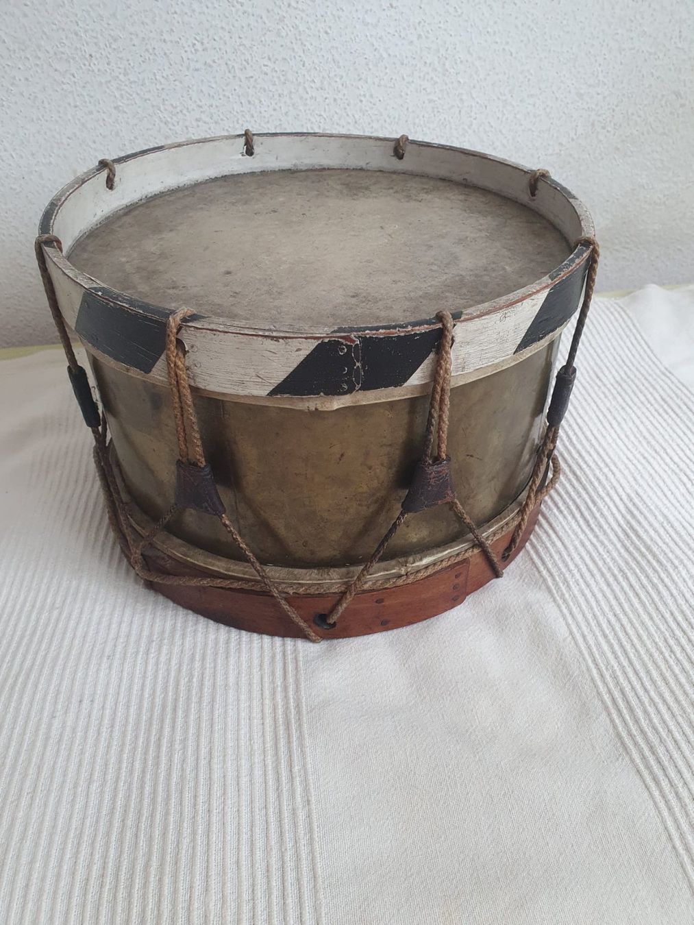 Strumenti musicali: antike Basler Trommel 1875 Ø 30cm – Usato da Basel venduto da FirstClass4000