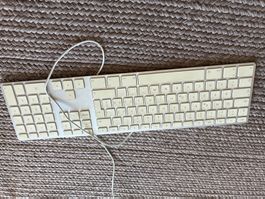 Apple Tastatur mit Ziffernblock, Swiss German QWERTZ, top!