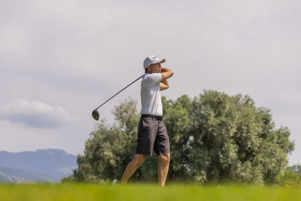 Eine Partie Golf mit DJ BoBo 3