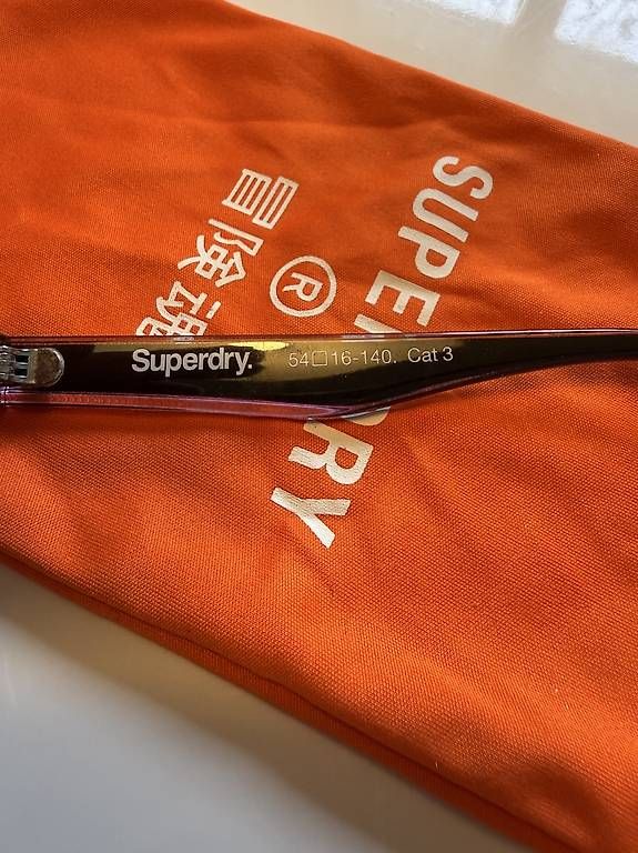 Occhiali & Lenti: Superdry Sonnenbrille – Usato da Bülach venduto da angelique080882 2