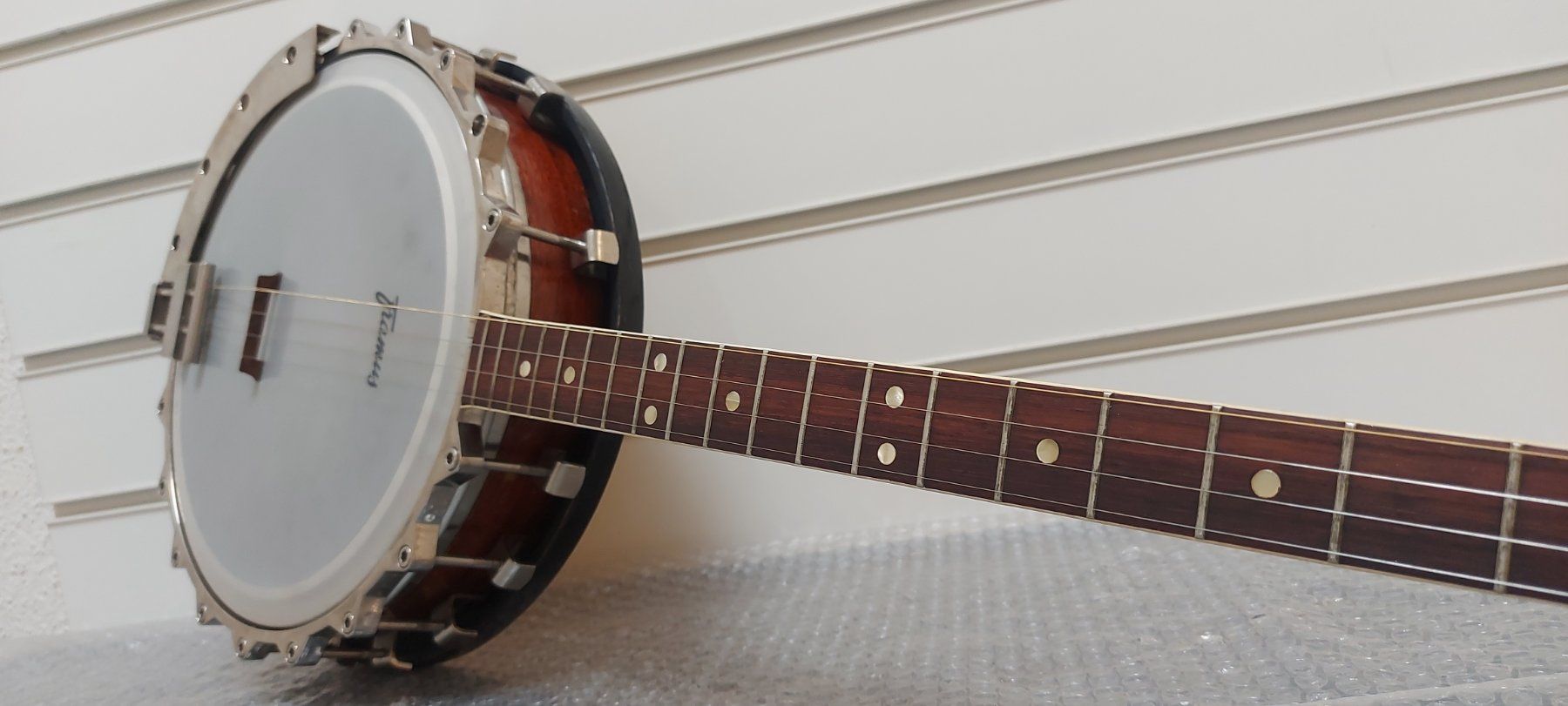 Framus Musikinstrumente: Framus 4-strings Banjo frisch ab service – Gebraucht aus Glattbrugg von Swissmusik 1