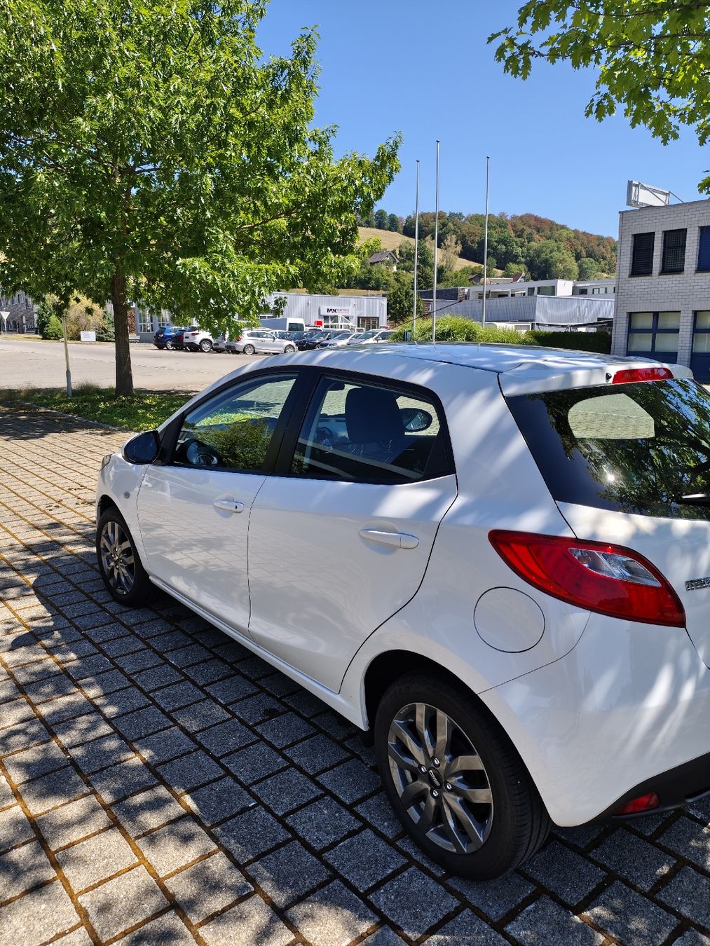 Mazda Autos: Mazda 2 weiss – Gebraucht aus Kirchleerau von Mr.Spock1 1