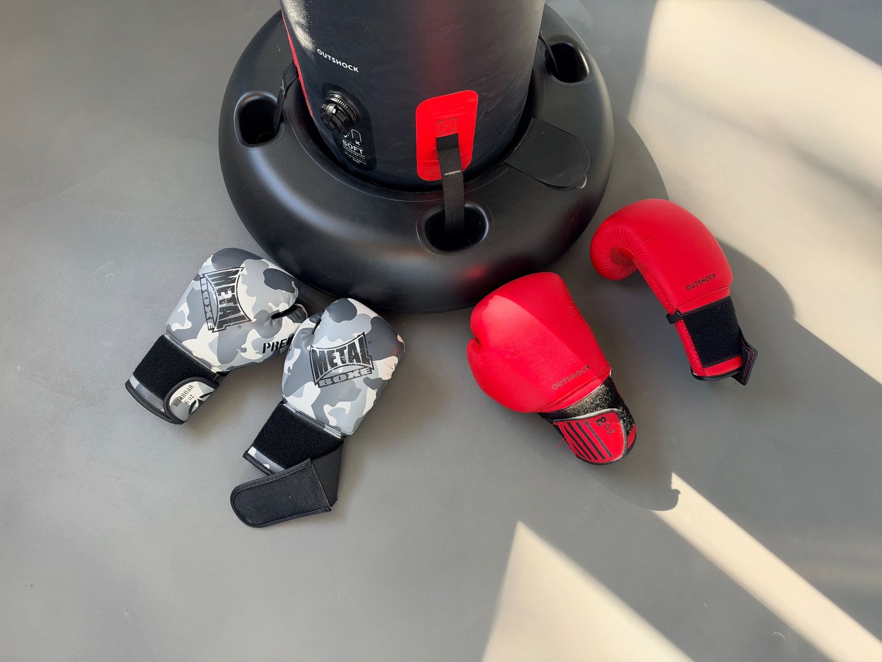 Boxsäcke: Standboxsack Set mit 4 Kinderboxhandschuhen – Gebraucht aus Itingen von Full-Stall 1