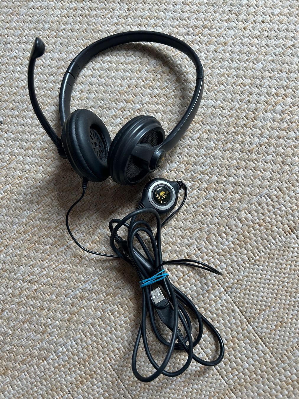 Logitech Cuffie: Logitech Kopfhörer mit Mic - USB Kabel – Usato da Zweidlen venduto da Svenweidenmann