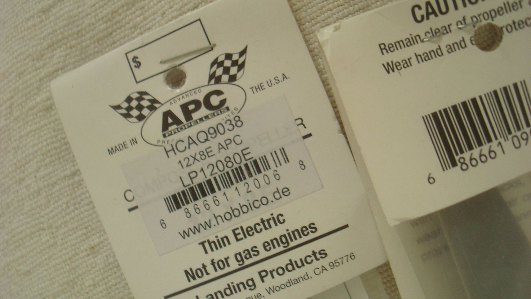 Modellismo RC: 3 APC Composite Propeller 9x9E/10x7E/12x8E neuwertig – Nuovo e nell'imballaggio originale da Münchenstein venduto da Pesci6 1