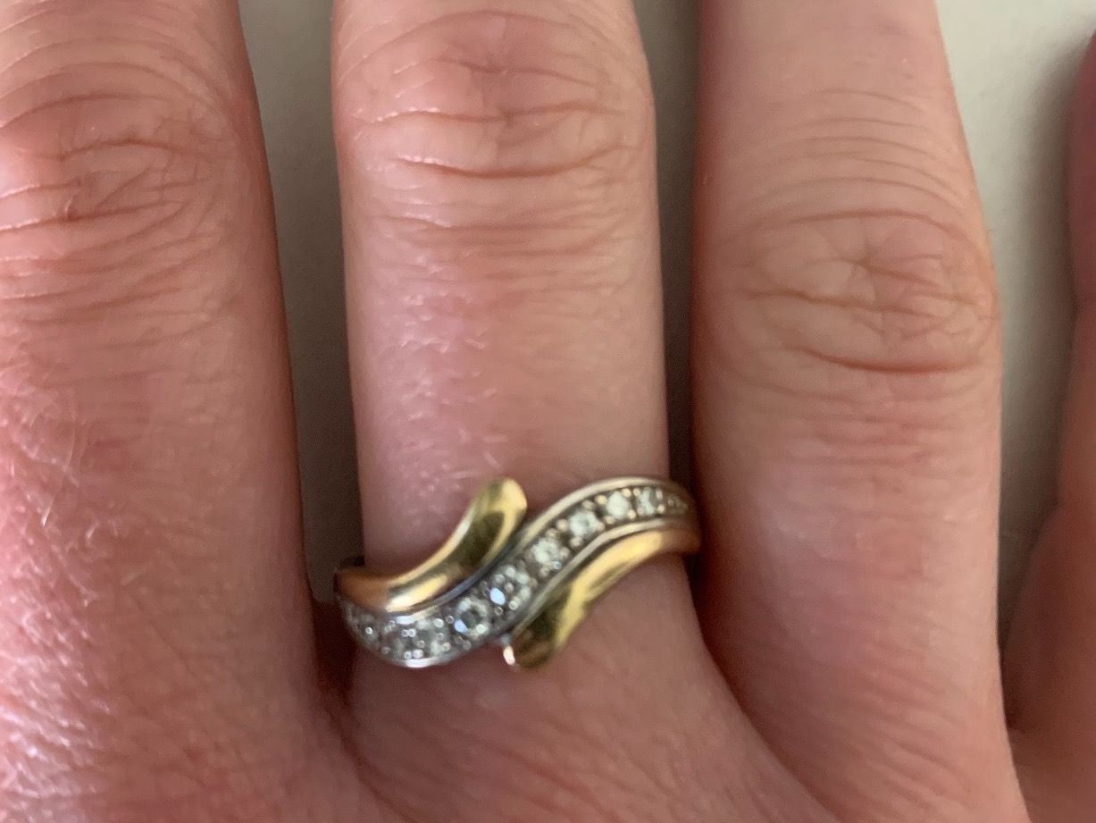 Anelli: Geschwungener Ring Gold mit Diamanten – Usato da Birsfelden venduto da Exclusivity 7