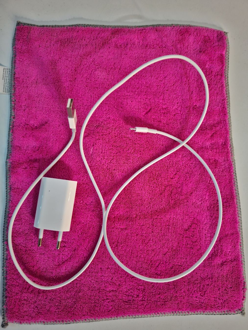 Apple Tablet PC: iPad 5.128 GB, Grau (A1822). – Usato da Wattwil venduto da instwater_ 3