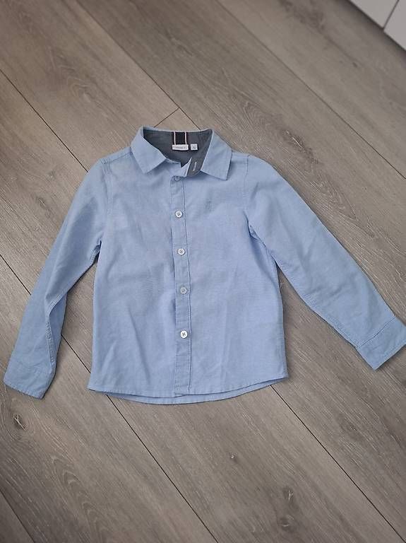 Chemises, T-shirts & Polos: Hemd Junge Langarm Grösse 116 – D'occasion à Grenchen par gerrard10