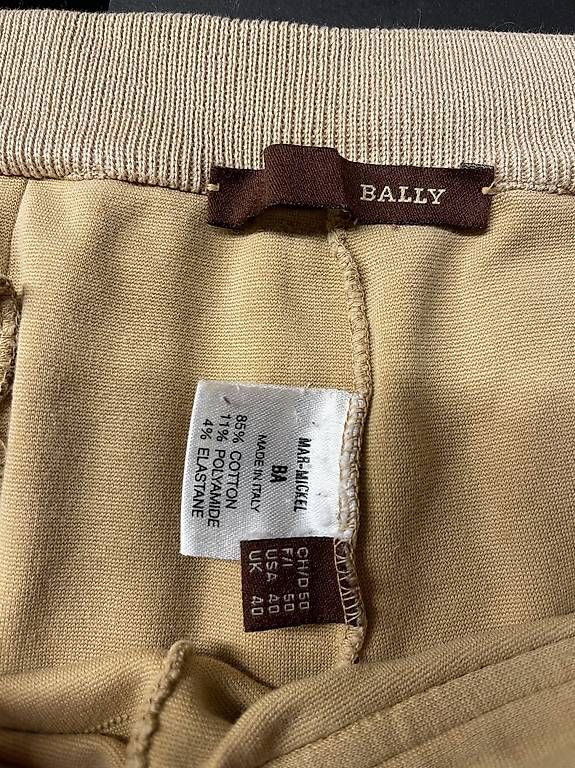 Pantalons: Bally Trainerhose  – D'occasion à Goldau par locherrogerio 1