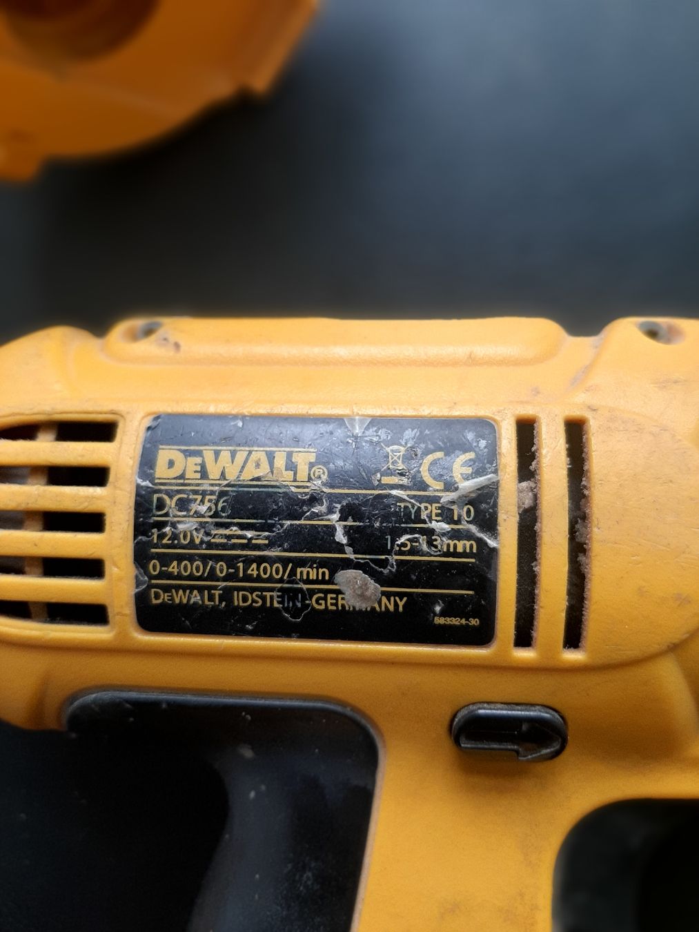 Dewalt Trapani: Akkuschrauber Dewalt Bohrmaschine Ladegerät – Usato da St Gallen venduto da keller020 1
