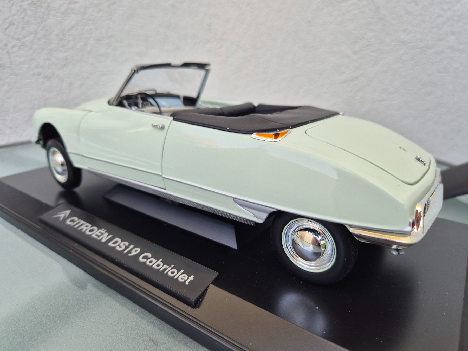 Citroën Modellini d'auto: Citroen DS Cabriolet von Norev 1:18 – Nuovo (secondo la descrizione) da Oberbuchsiten venduto da laffite54 3