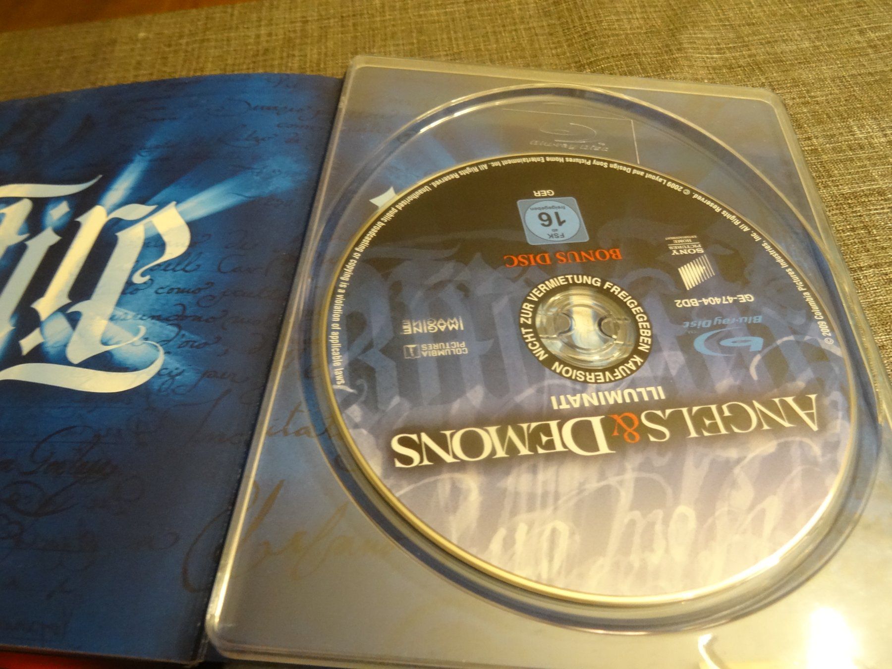 Tutti i DVDs: Illuminati Tom Hanks Blu-ray Extended Version – Usato da Olten venduto da Disc-Verkauf 2