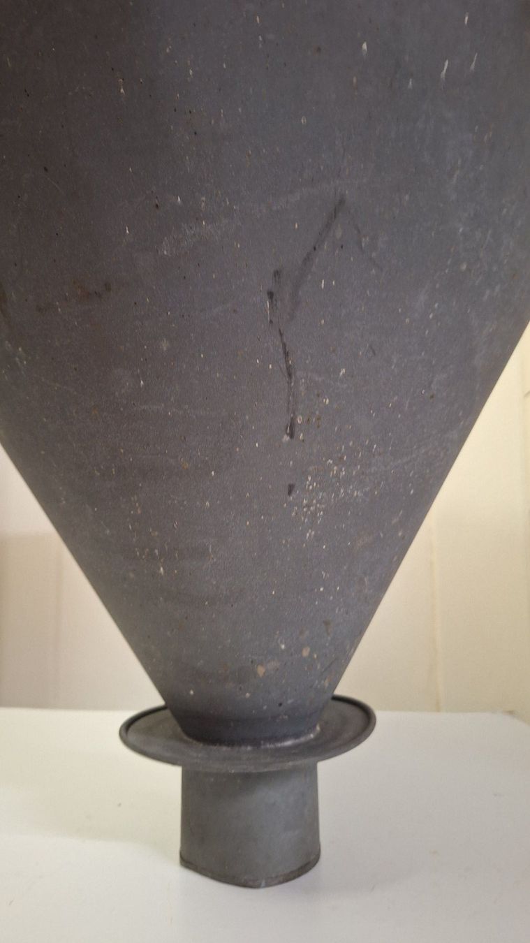 Altri elettrodomestici e apparecchi d’epoca: Scheunenfund ,alter  grosser  Metalltrichter – Usato da Arlesheim venduto da shopradl 7