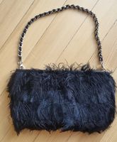 ZARA Clutch aus Federn schwarz