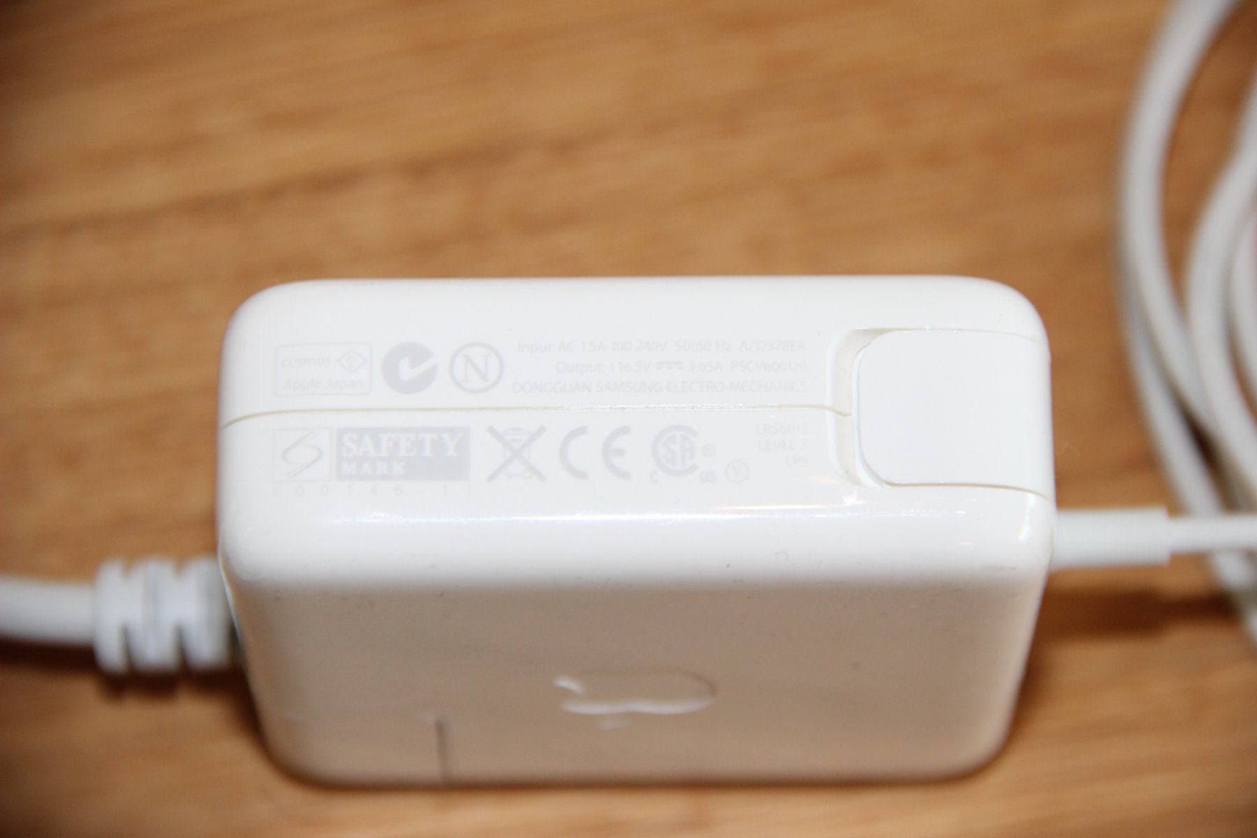 Apple Caricabatterie: Apple 60W MagSafe Power Adapter MacBook – Usato da Dübendorf venduto da Baloo81 1