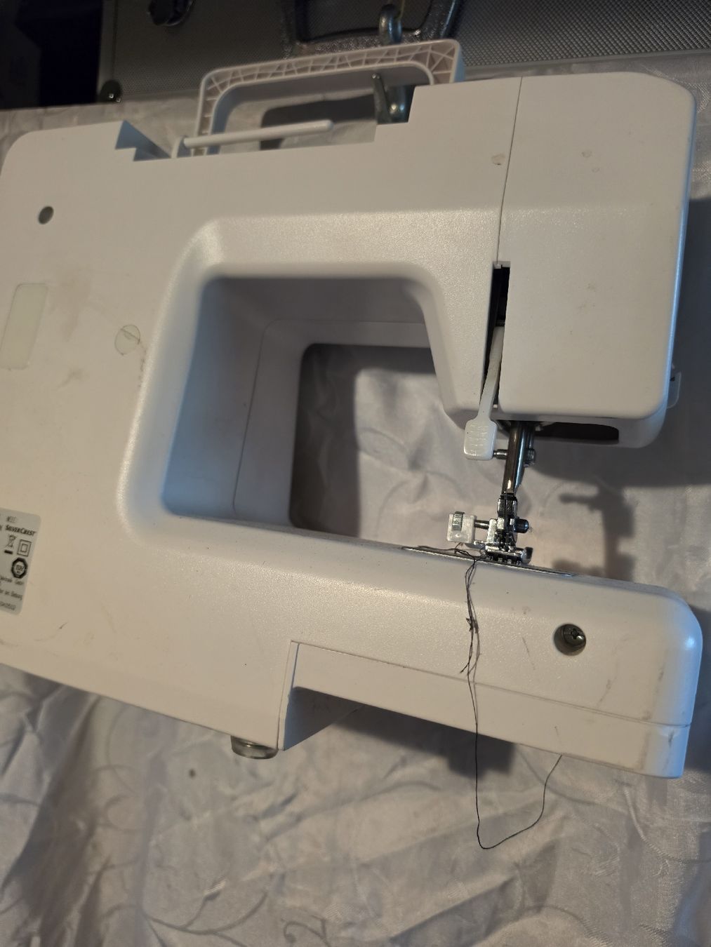 Macchine da cucire: Nähmaschine Silvercrest weiss  – Usato da Zürich venduto da Onebox 1