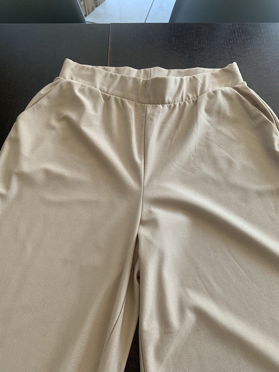 Pantalons: Pantalon léger taille M – D'occasion à Domdidier par qatar1973 1