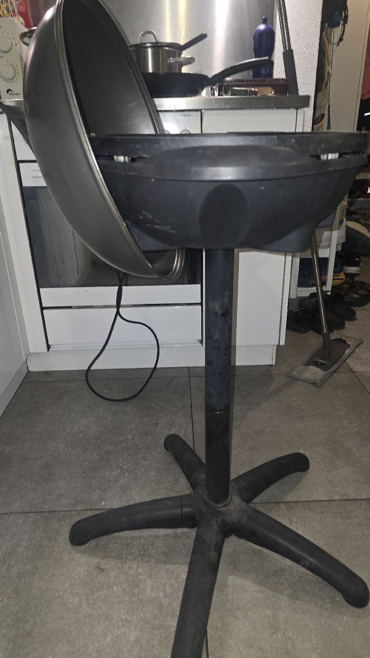 Grils: Electric Grill with Stand used condition – D'occasion à Pully par car_72x7