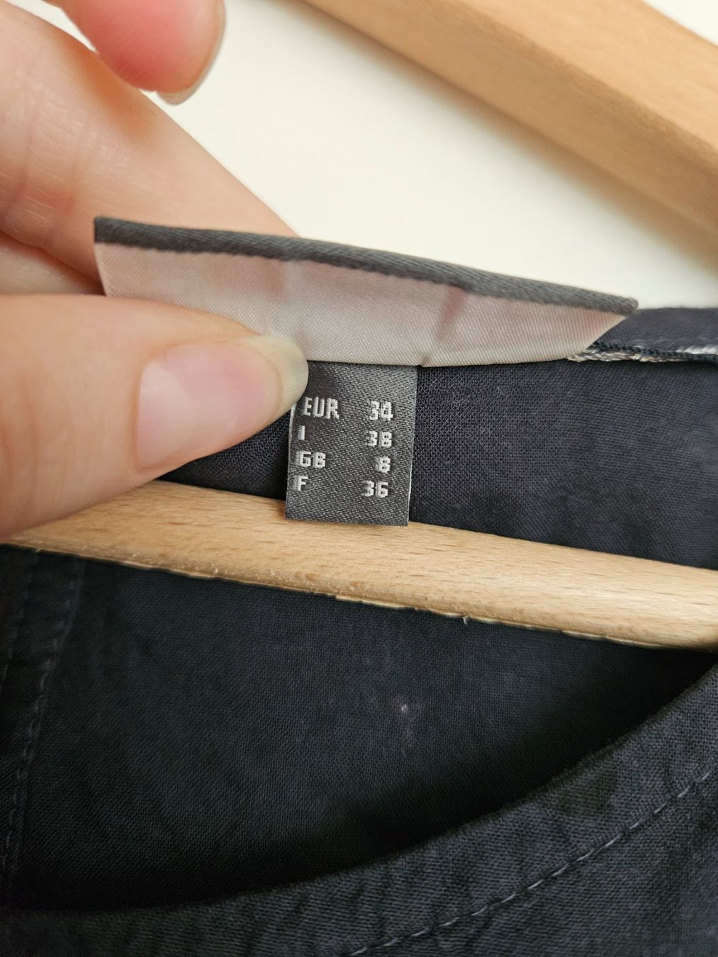 Chemisiers: Bluse mit süßem Muster Gr.34 – D'occasion à Schaffhausen par sabrina915 4