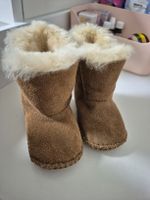 UGG Babyschuhe braun Grösse 18 Lammfell sehr guter Zustand