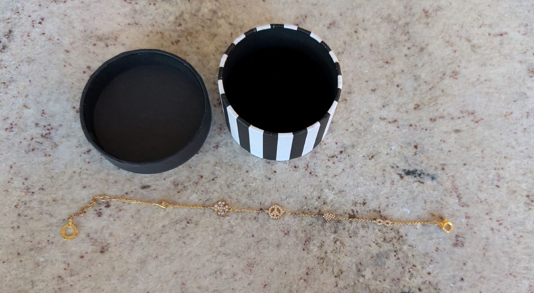 Thomas Sabo Armbänder & -reifen: Thomas Sabo Armband Neu – Neu und originalverpackt aus Nürensdorf von Pandora123