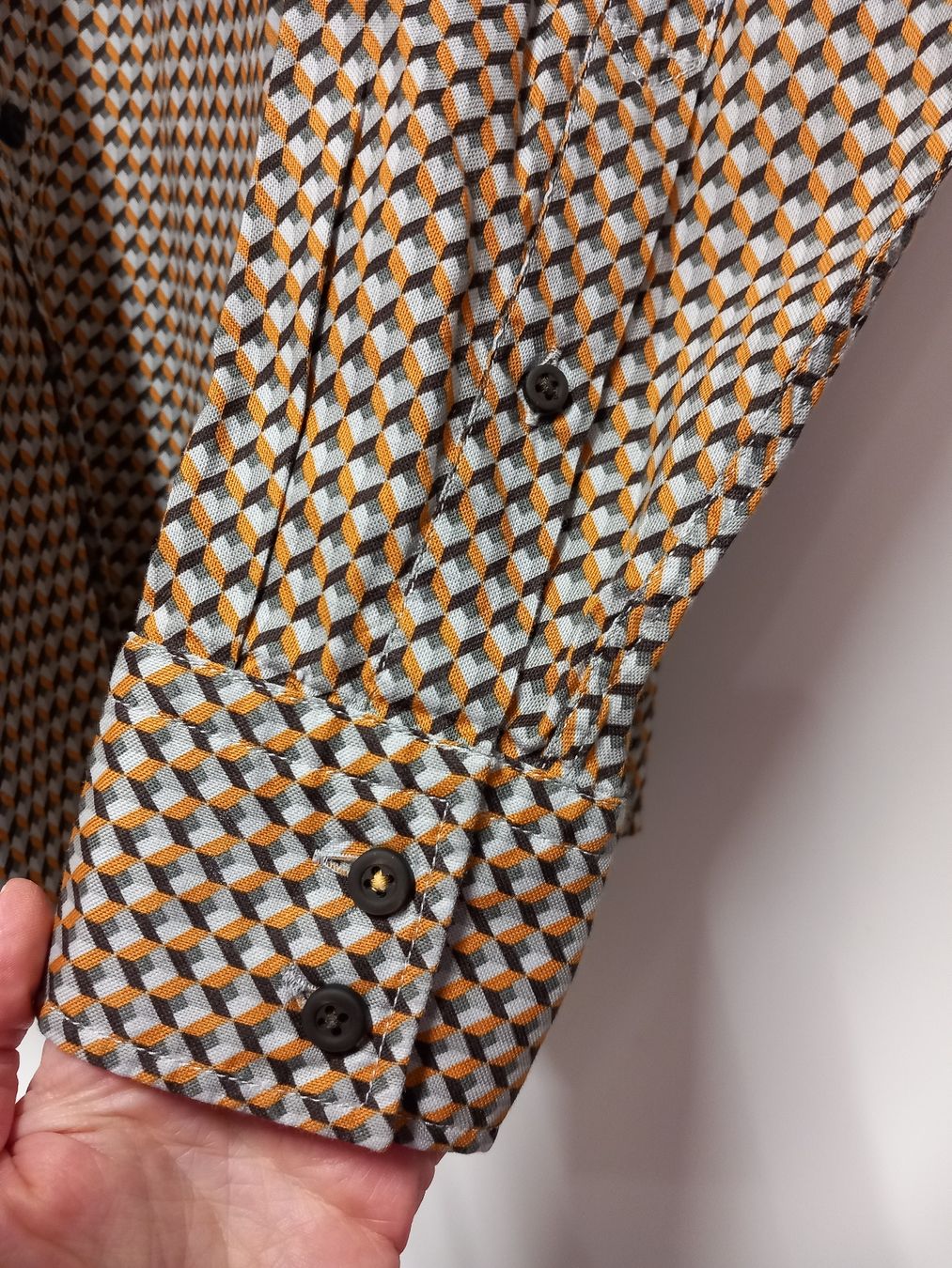 Hugo Boss Hemden: HUGO BOSS Herrenhemd Gr.S, Retro Muster – Gebraucht aus Gwatt (Thun) von umwelt-brocki 3