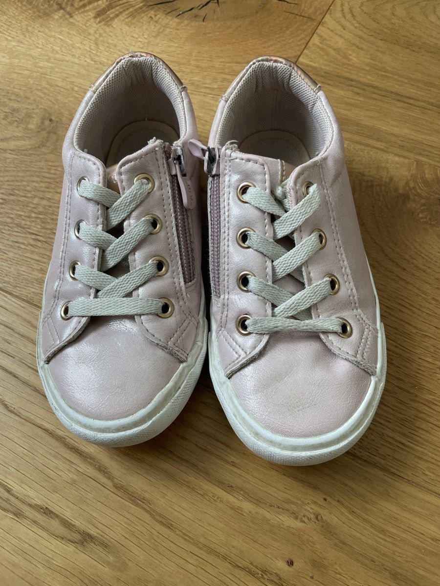Scarpe per ragazze: Mädchen Schuhe Gr. 30 – Usato da Zihlschlacht venduto da mungge15