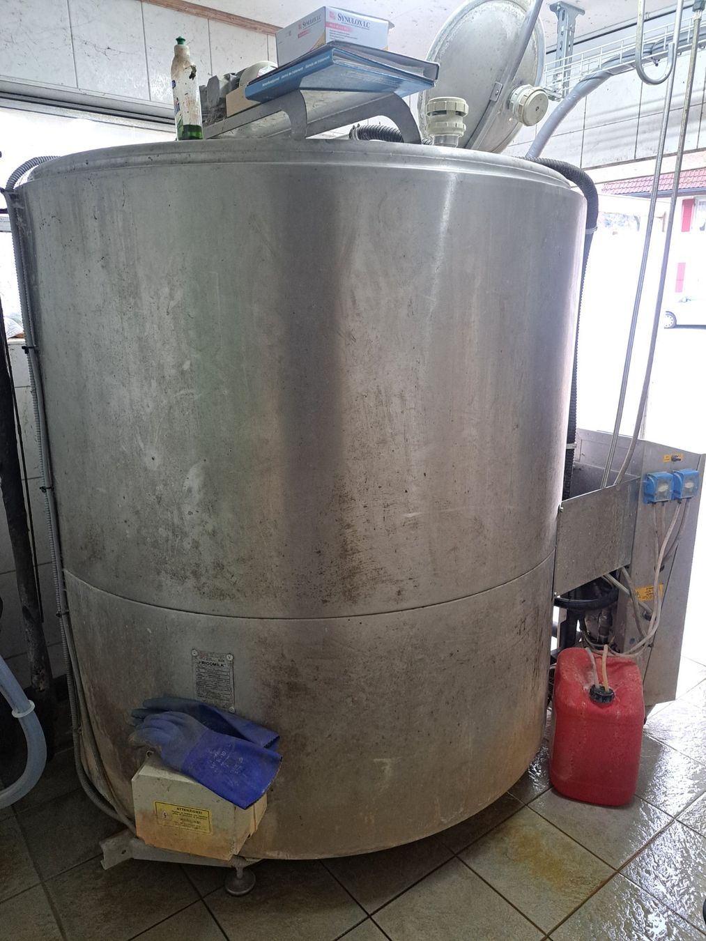 Tecnica di mungitura: Milchtank Grießer 2600l – Usato da Staffelbach venduto da Fazer6000 2