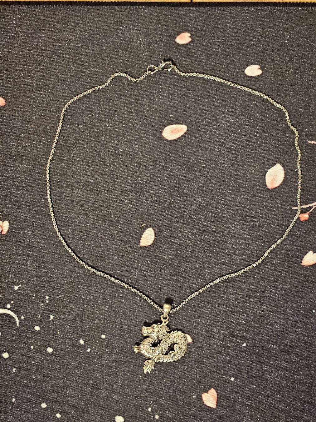 Catenine: Halskette mit Chinesischer Drache – Usato da Besenbüren venduto da ste_dh5c
