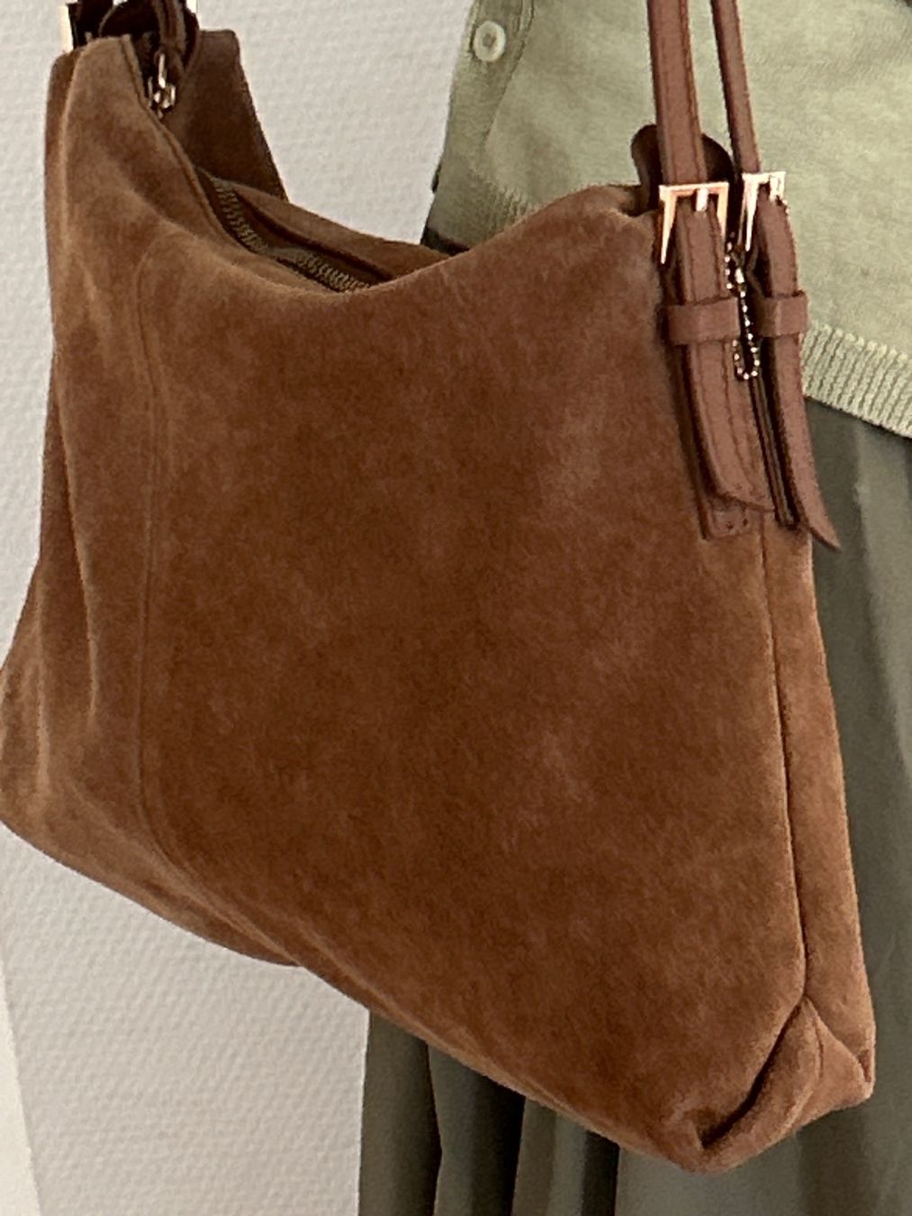 Sacs femmes: Suede Tasche Accessorize, neu – D'occasion à Feuerthalen par Anna_Swift 1