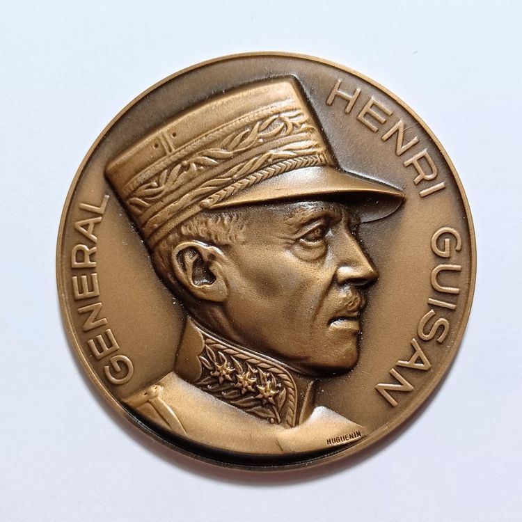 Médaillon Bronze Conseil Général De La Guadeloupe - 220 G, 70 Mm - Très Bon état
