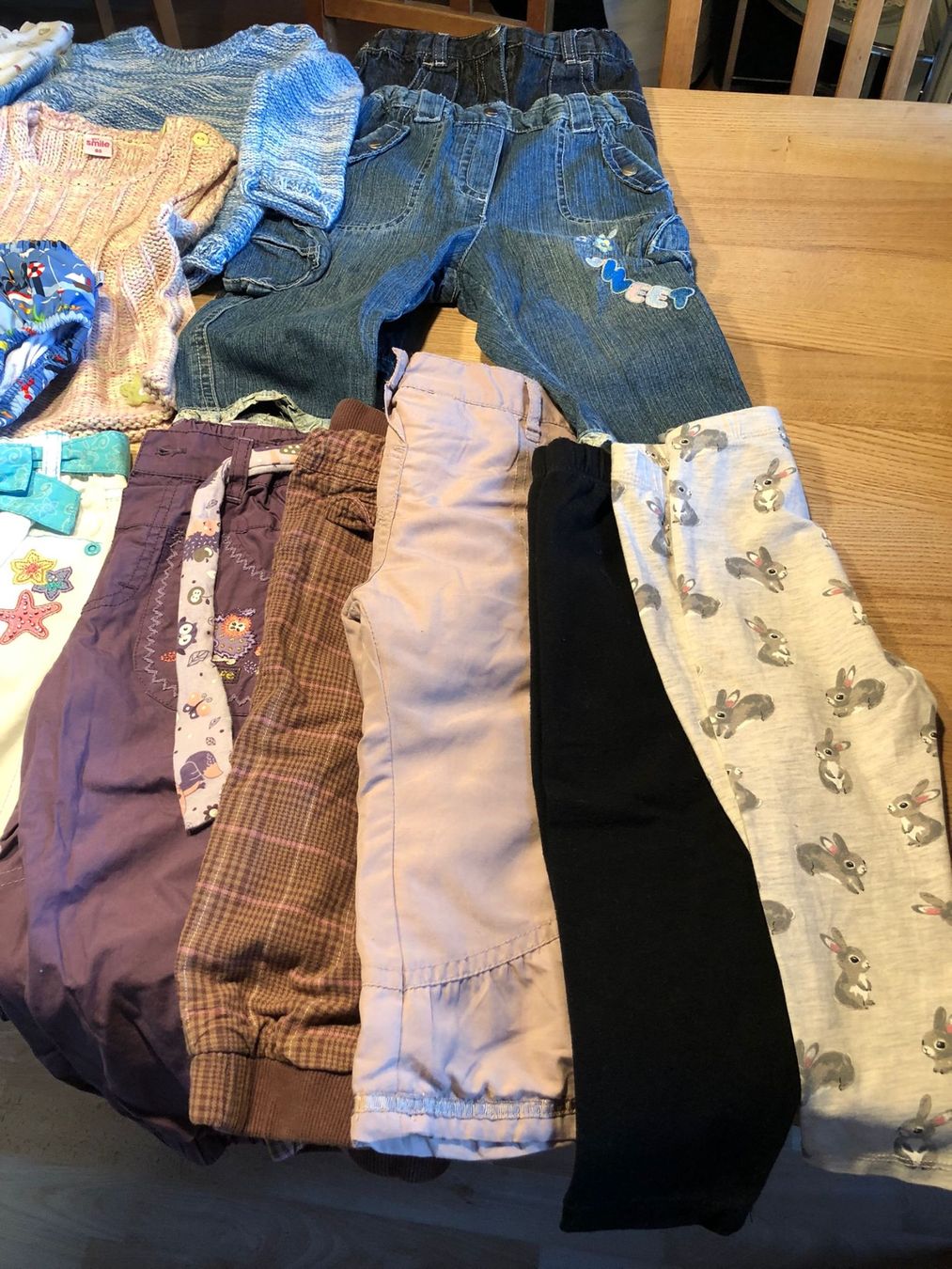 Lotti & Set di vestiti: 25-teiliges Mädchenpaket Gr. 80/86 – Usato da Röschenz venduto da Tashroal 4