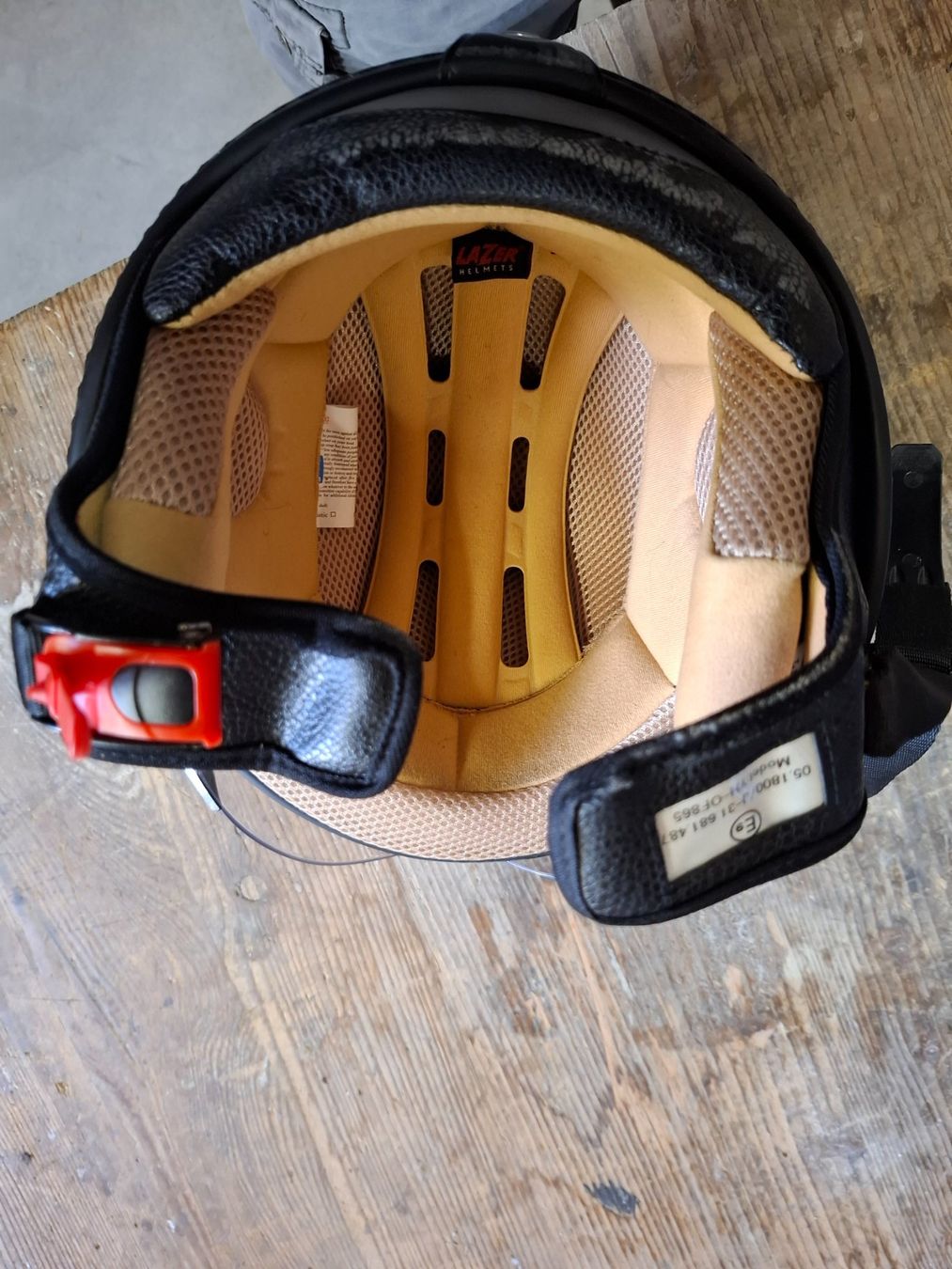 Helme & Visiere: Töffhelm – Gebraucht aus Stachen von frs_8z7j 1