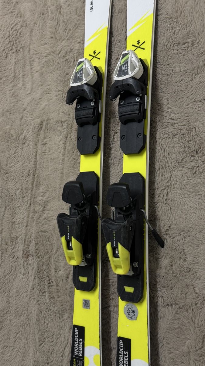 Head Skis: Head Worldcup Rebels Team Ski 132cm mit Bindung  – Gebraucht aus Dietlikon von Ajan.001 5