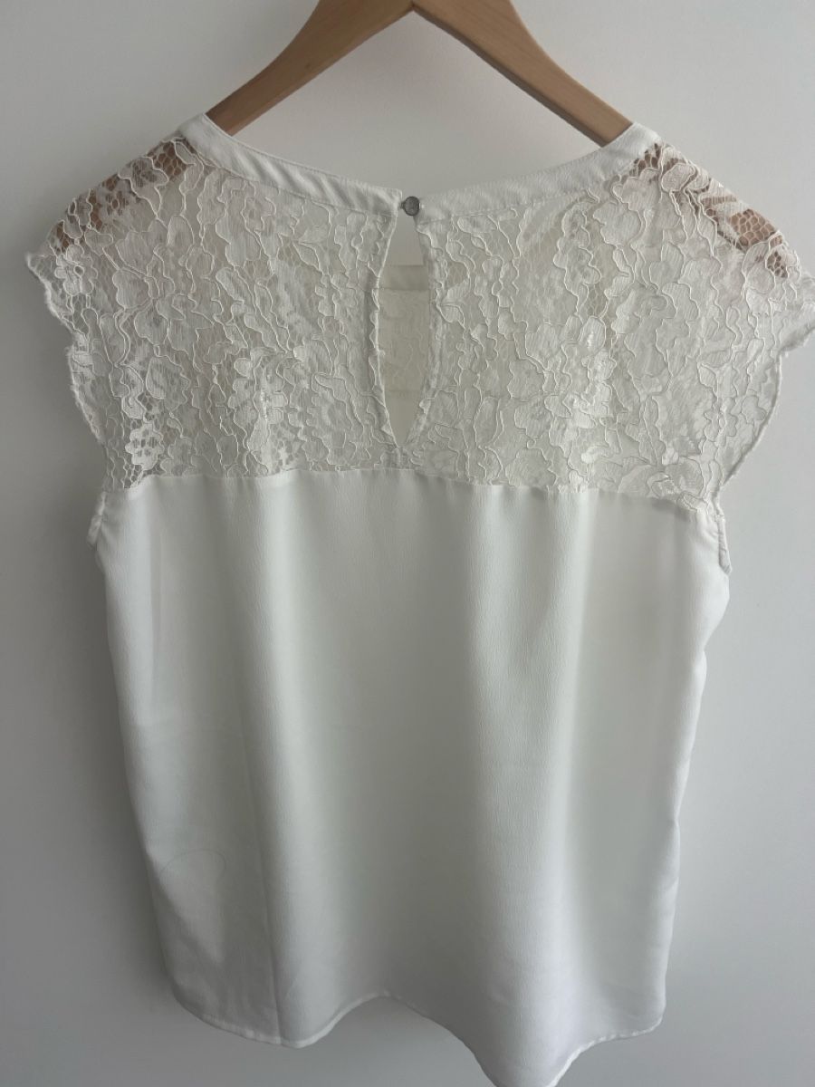 Top: Weisses Top mit Spitze, Grösse 40/42 – Nuovo (secondo la descrizione) da Uetikon am See venduto da Sarahm76 1