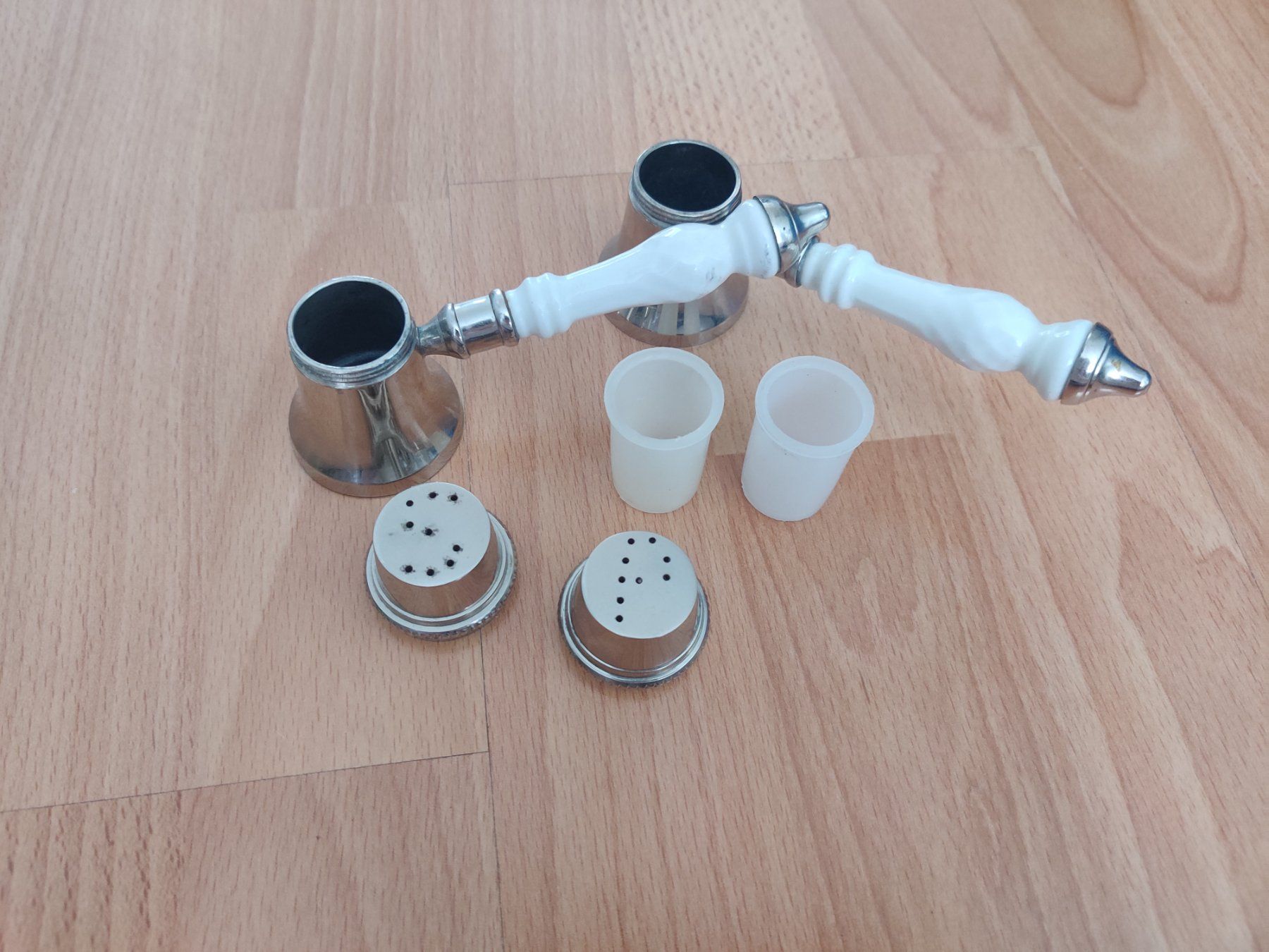 Set di piatti: Salz und Pfeffer Streuer – Usato da Buchs ZH venduto da nudle10 2