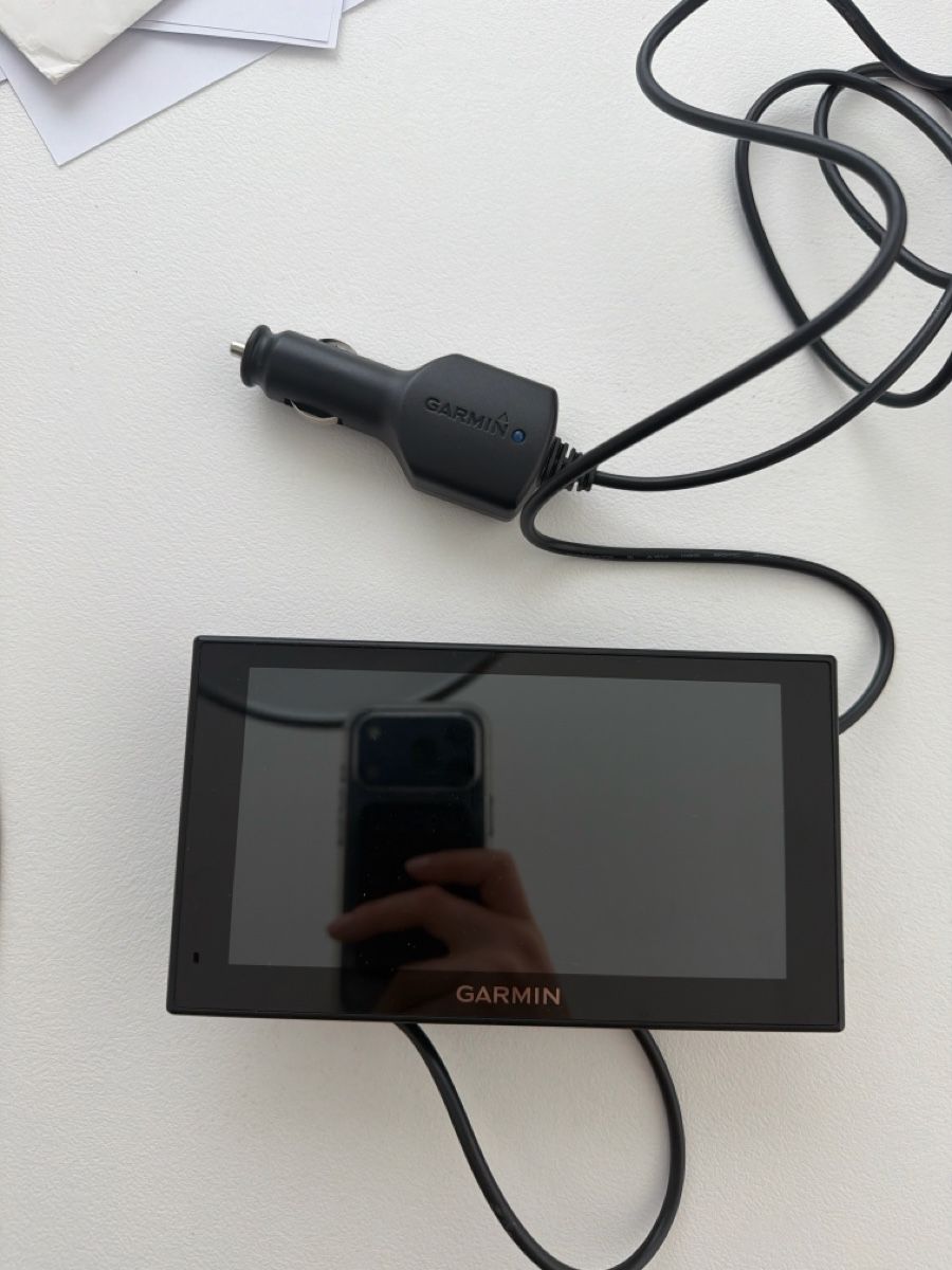 Garmin Navigatori: Garmin Navigation Device with Car Charger Used – Nuovo (secondo la descrizione) da Olten venduto da Solongoo