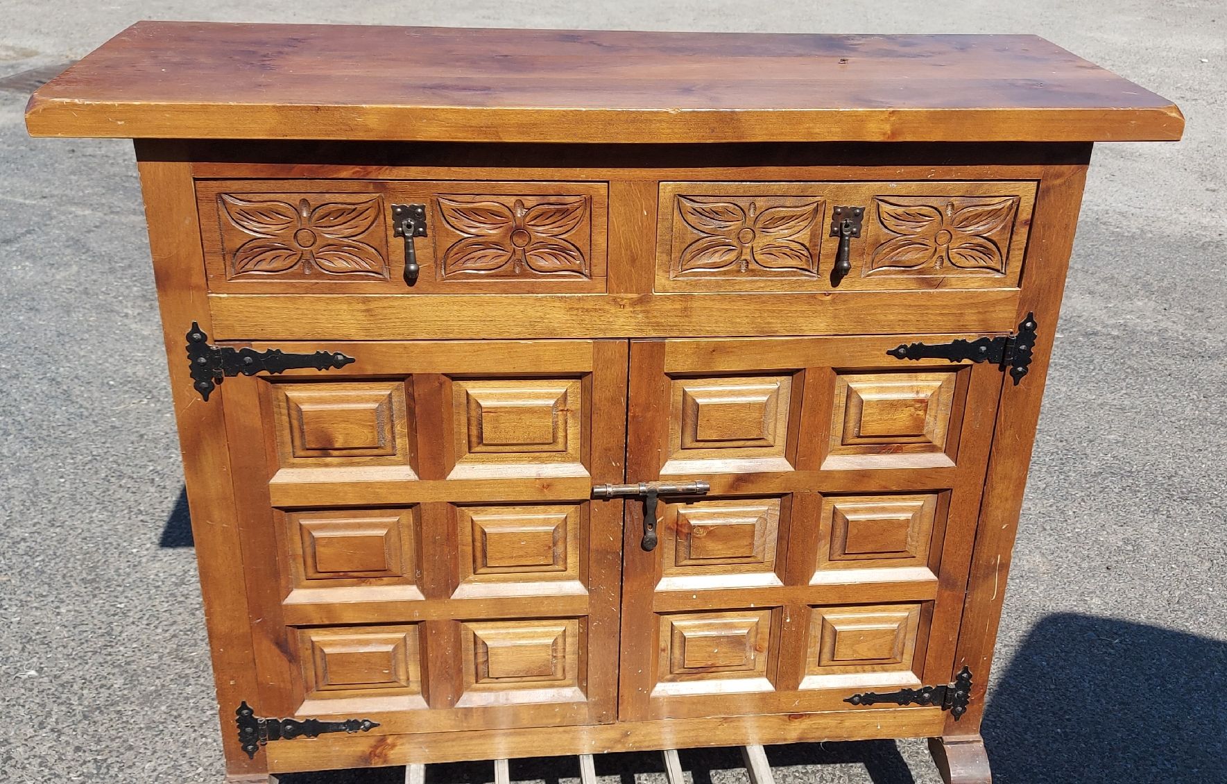 Commodes: commode Catalane en noyer 1920 – D'occasion à St-Gingolph par Daillens