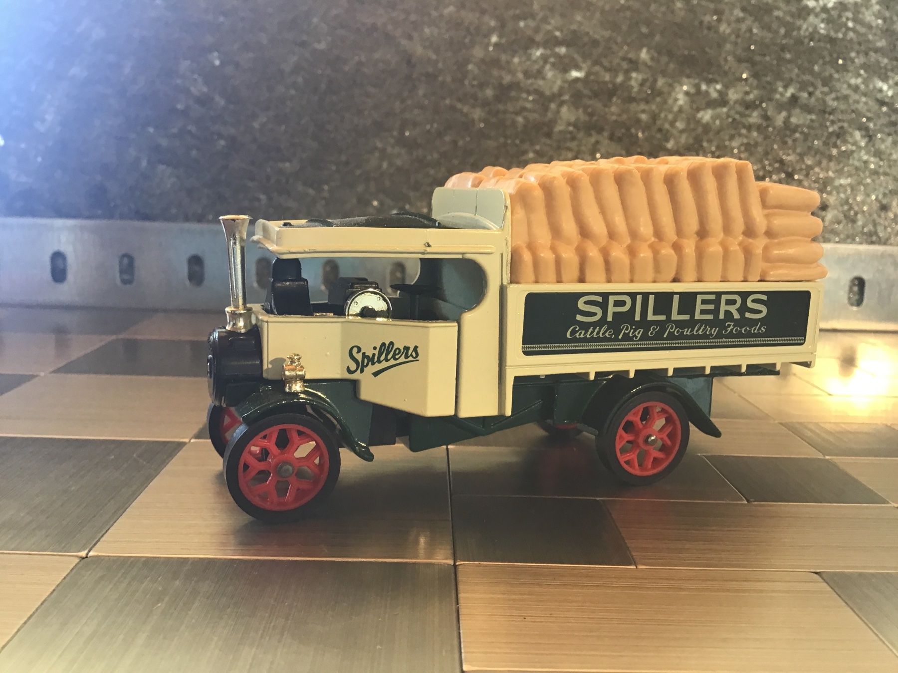 Kit di modellismo & Modellini statici: MATCHBOX MODELS OF YESTERYEAR – Usato da Männedorf venduto da Spezial-Modelle 2