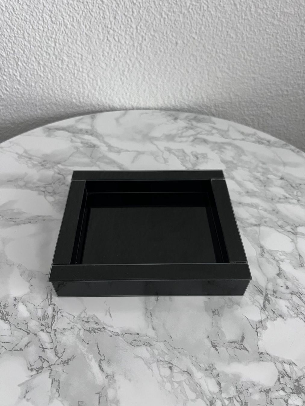 Tutte le decorazioni: Schwarzes Dekotablett aus Glas – Usato da Solothurn venduto da sl_27