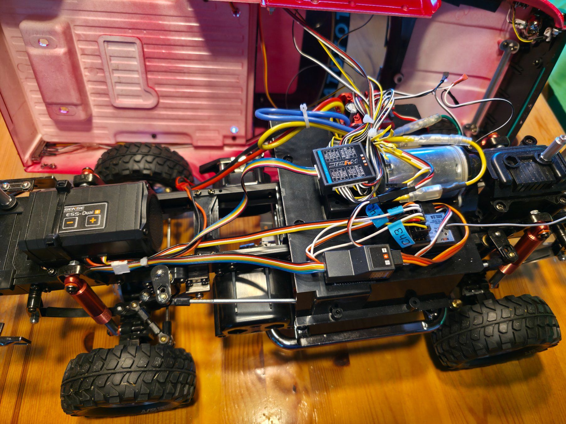 Tamiya Modellismo RC: Scale Crawler Toyota Hilux RC Modell – Usato da Oberiberg venduto da Obi1073 3
