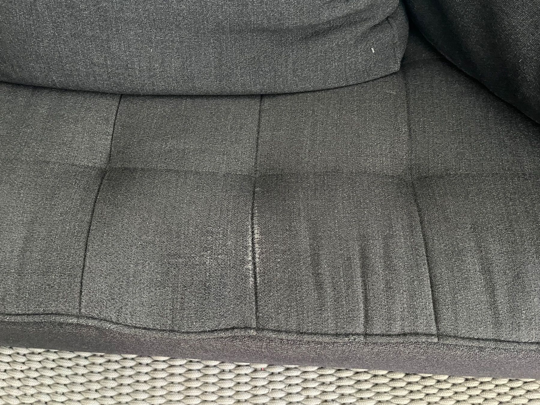 Zanotta Divani: Zanotta Sofa (Zweisitzer) in Anthrazit – Usato da Rüschlikon venduto da sab_k5jz 4