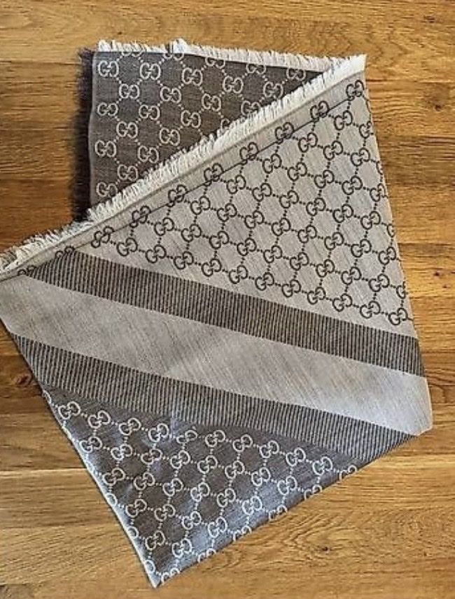 Gucci Foulard & Sciarpe: Gucci Schal braun/beige  – Usato da Bremgarten AG venduto da val_ch 3